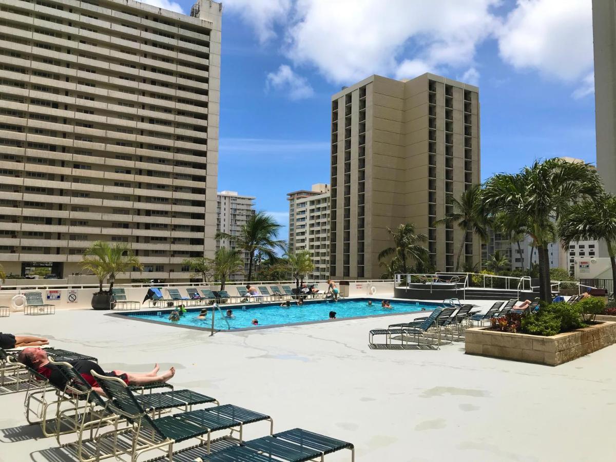 Renovated Ocean View Suite, Near Beach, Free Parking ホノルル エクステリア 写真