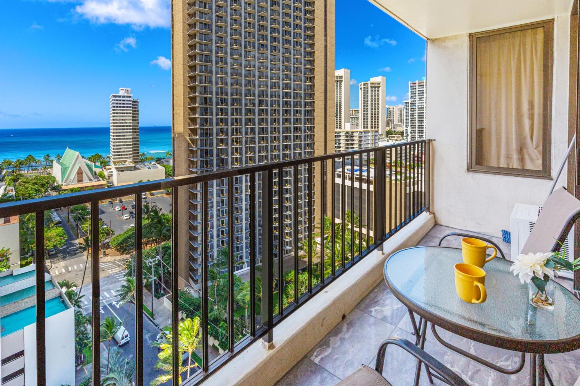 Renovated Ocean View Suite, Near Beach, Free Parking ホノルル エクステリア 写真