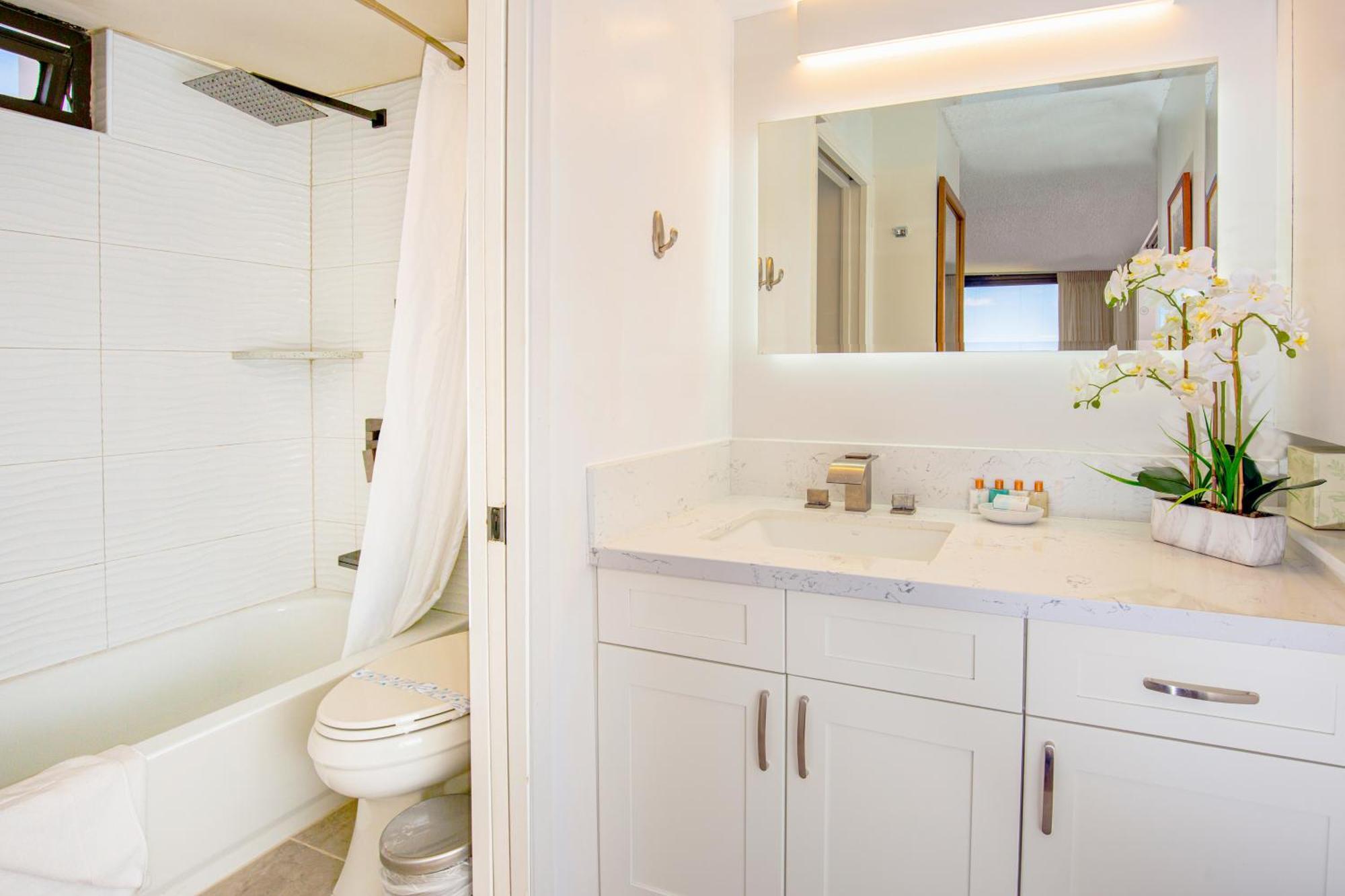 Renovated Ocean View Suite, Near Beach, Free Parking ホノルル エクステリア 写真