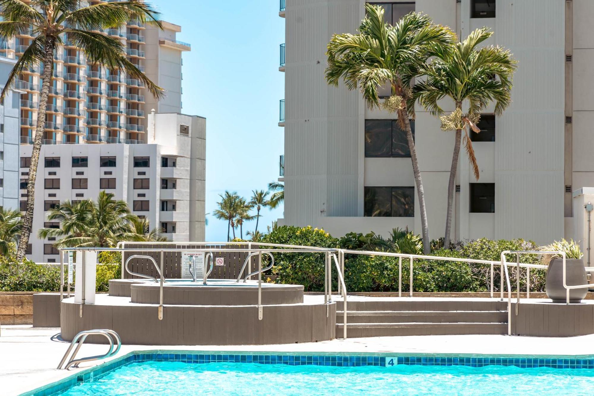 Renovated Ocean View Suite, Near Beach, Free Parking ホノルル エクステリア 写真