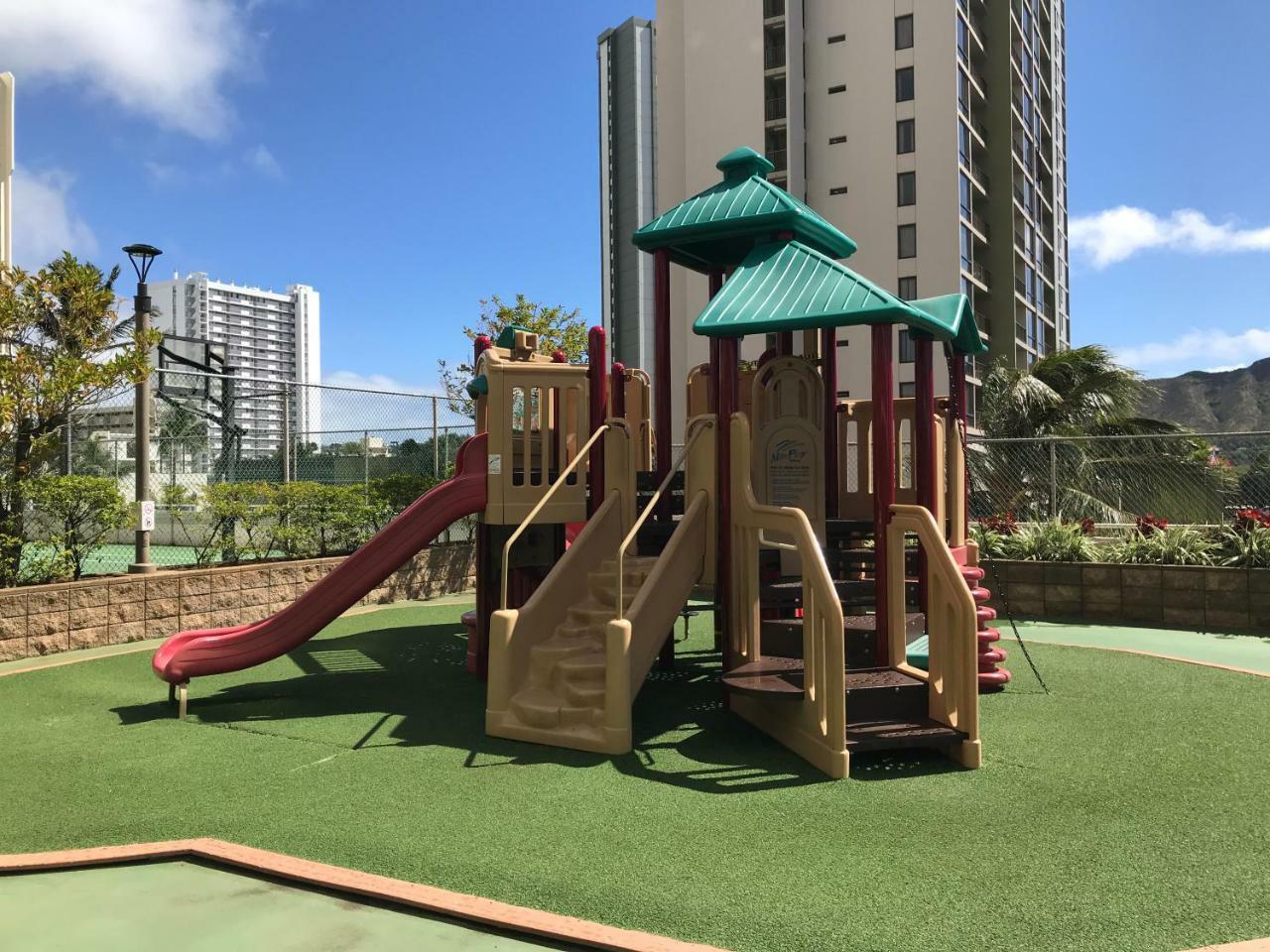 Renovated Ocean View Suite, Near Beach, Free Parking ホノルル エクステリア 写真
